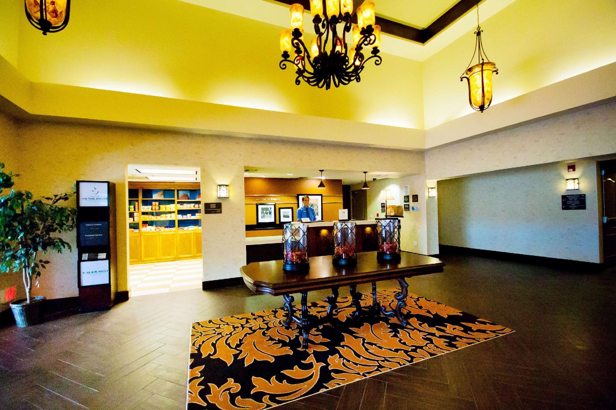 Hampton & Hotel 3*