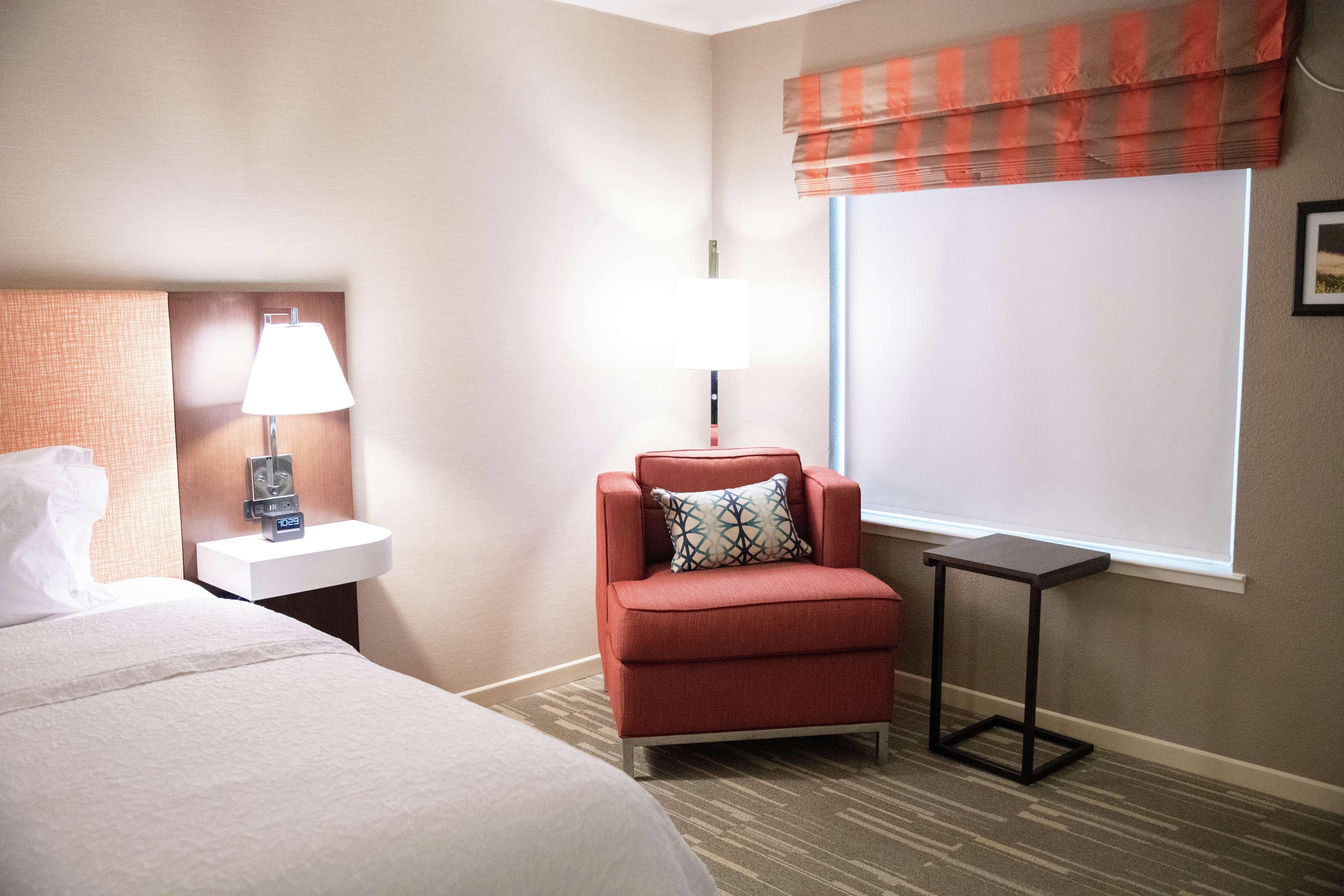 Hampton & Hotel