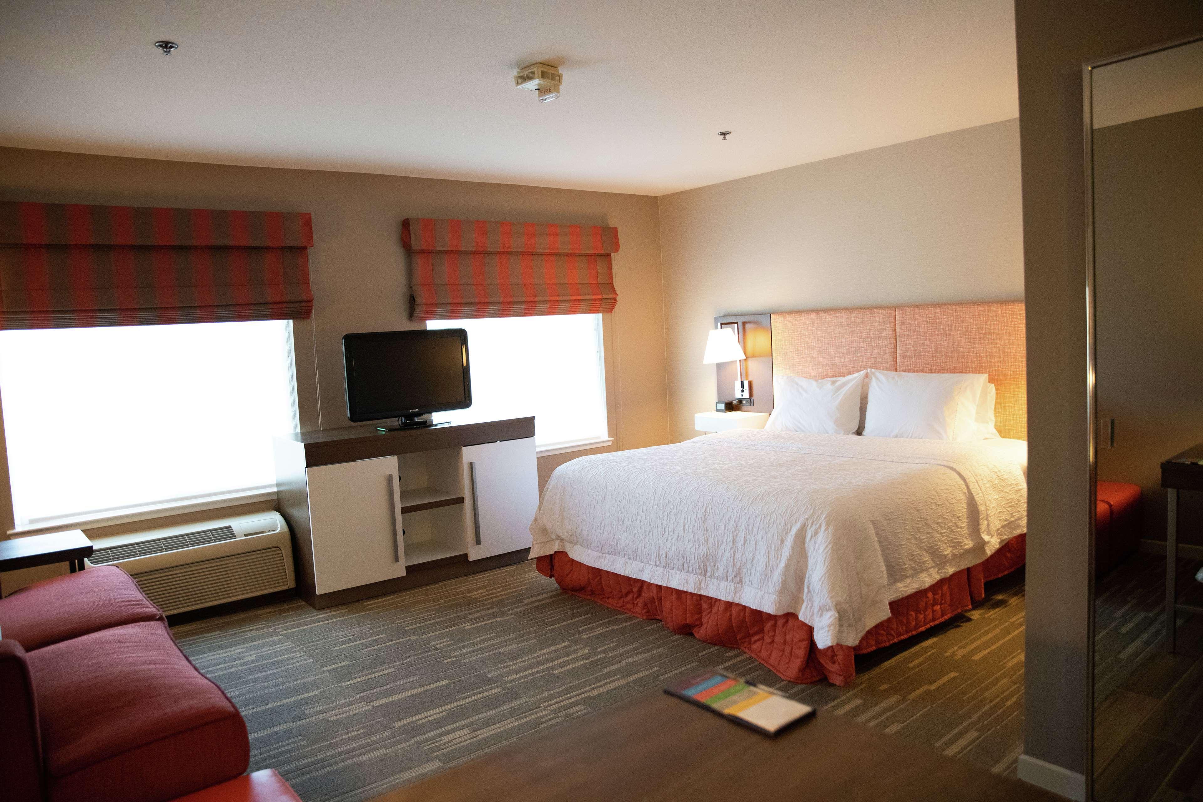 Hampton & Hotel Fresno