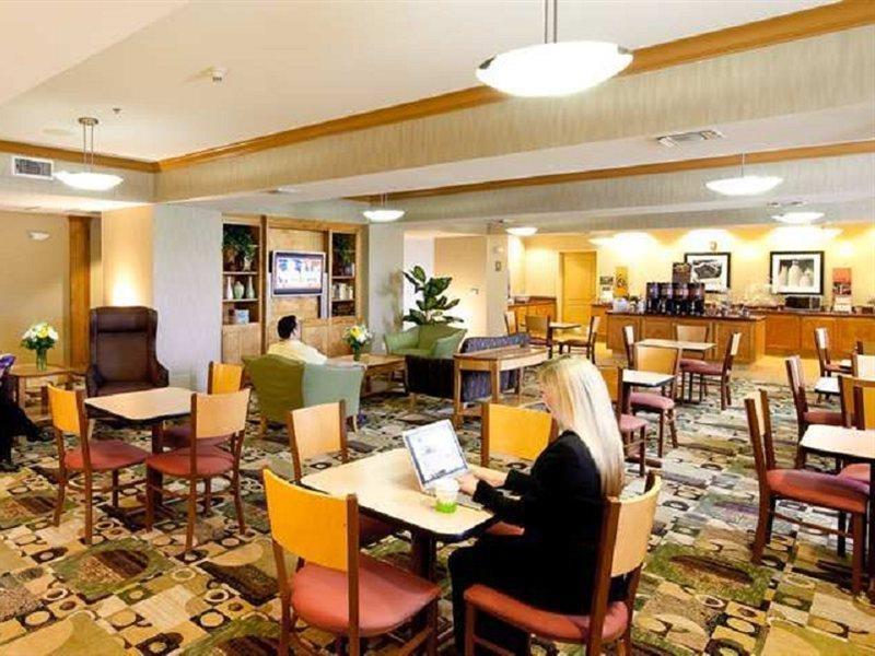 Hotel Hampton & 3*